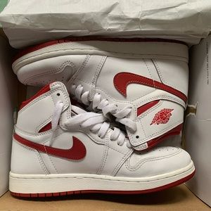 Jordan 1 metallic red